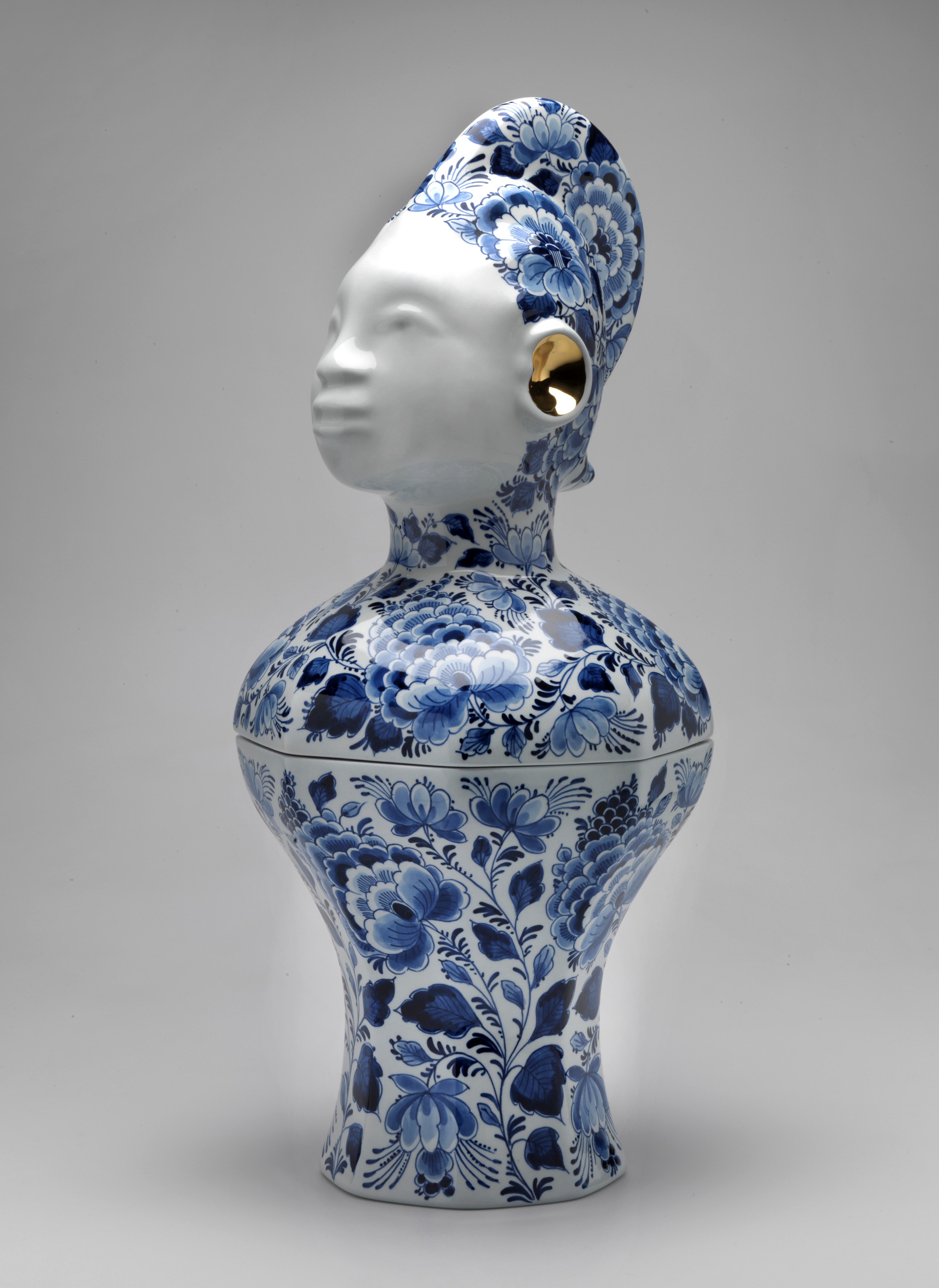 Kabra Blauw lidded vase - decoration Peony