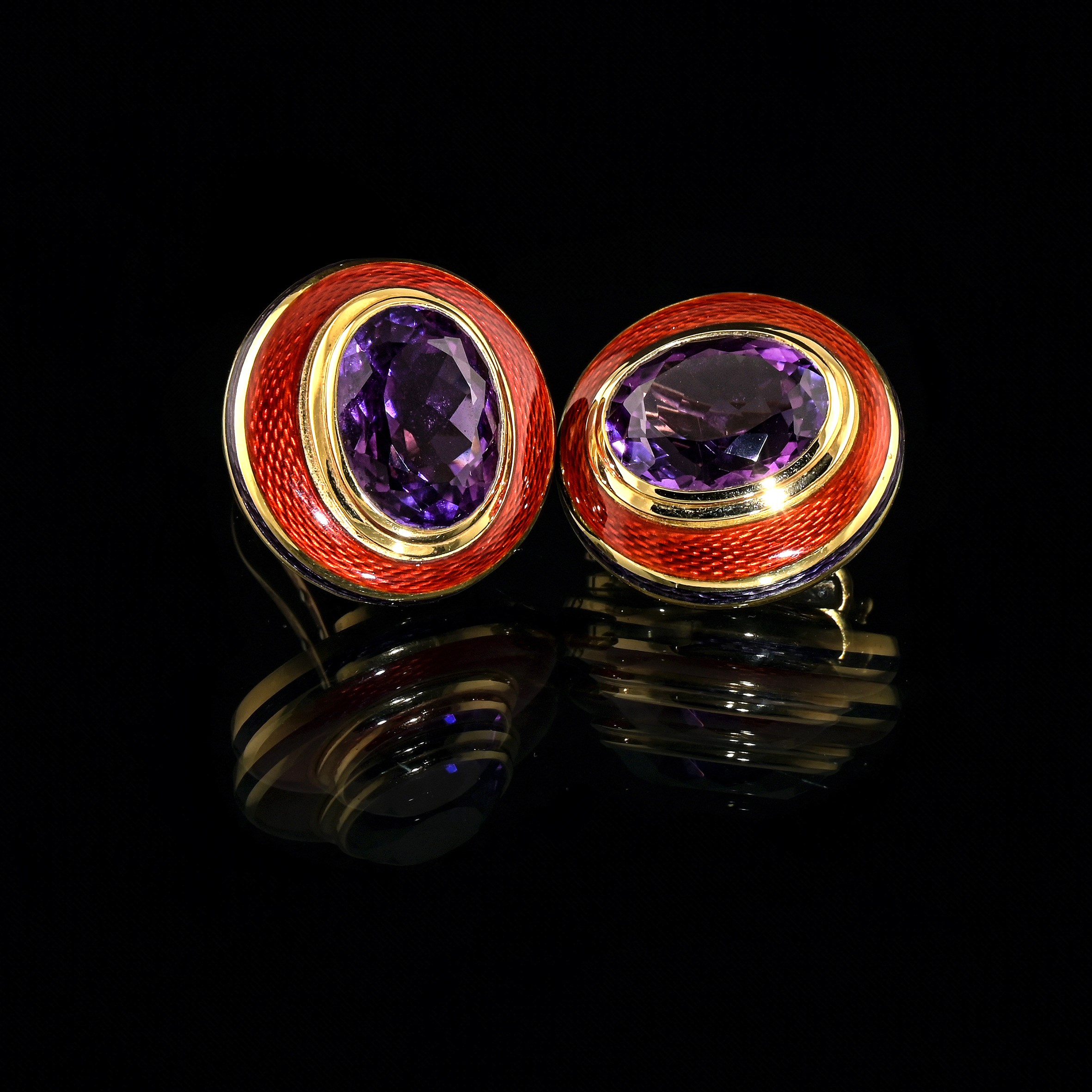 A pair of ear clips by Leo de Vroomen